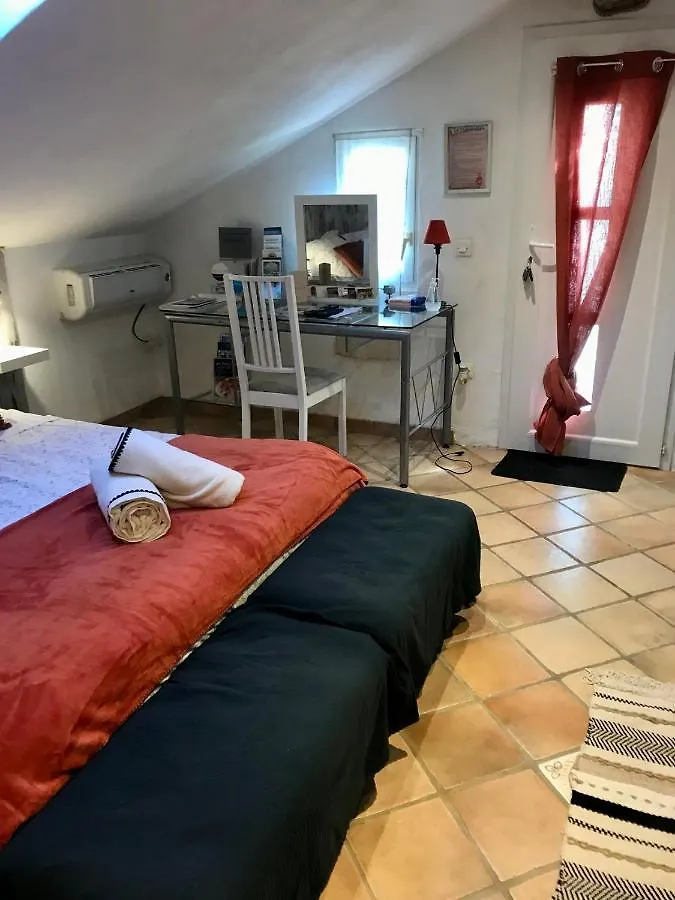 Couette-café Bed and Breakfast La Vignarelle à Callas